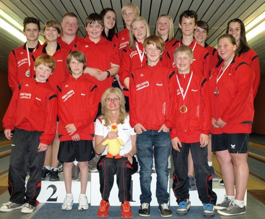 hinten: Tim Steinmüller, Jessica Volk-Scheibe, Tobias Janson, Philipp Wagner, Janina Lison, Tobias Theiß, Selina Petschel, Johanna Theiß, Eric Hardt, Felix Janson, Mandy Schneider - Vorne: Kevin Wodarz, Eric Hardt, Bettina Janson, Sebastian Schäfer, Niklas Theiß, Nina Petschel - Es fehlt Lisa Dillmann