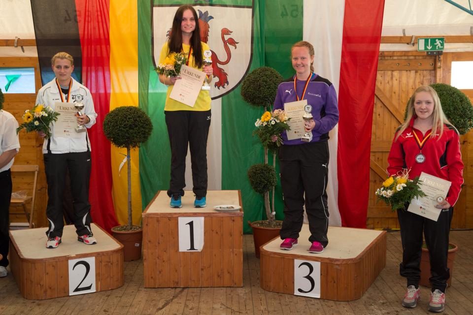 Die besten deutschen U24-Keglerinnen: Svenja Lambert (Nordsaar), Sandra Gsodam (Langenfeld), Luisa Wagner (Wieseck) und die stolze Vierte Selina Petschel (Wetzlar)