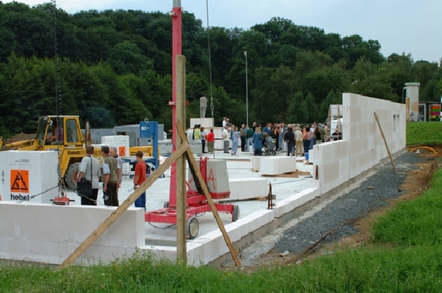 Bau_2002-08-08_003_Grundsteinlegung.jpg